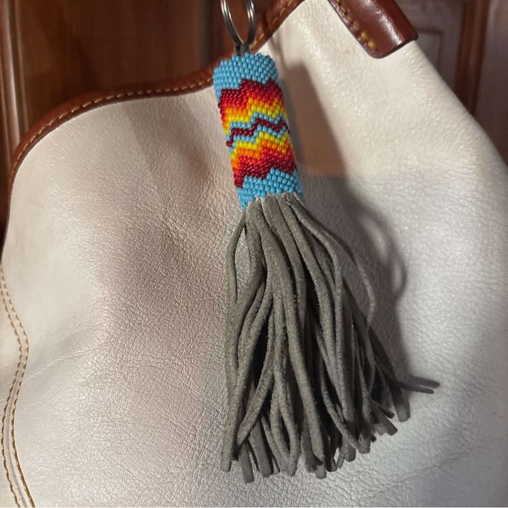 VTG Native American SHOSHONE Keychain hand-Tanned Leather cylindrical bright
